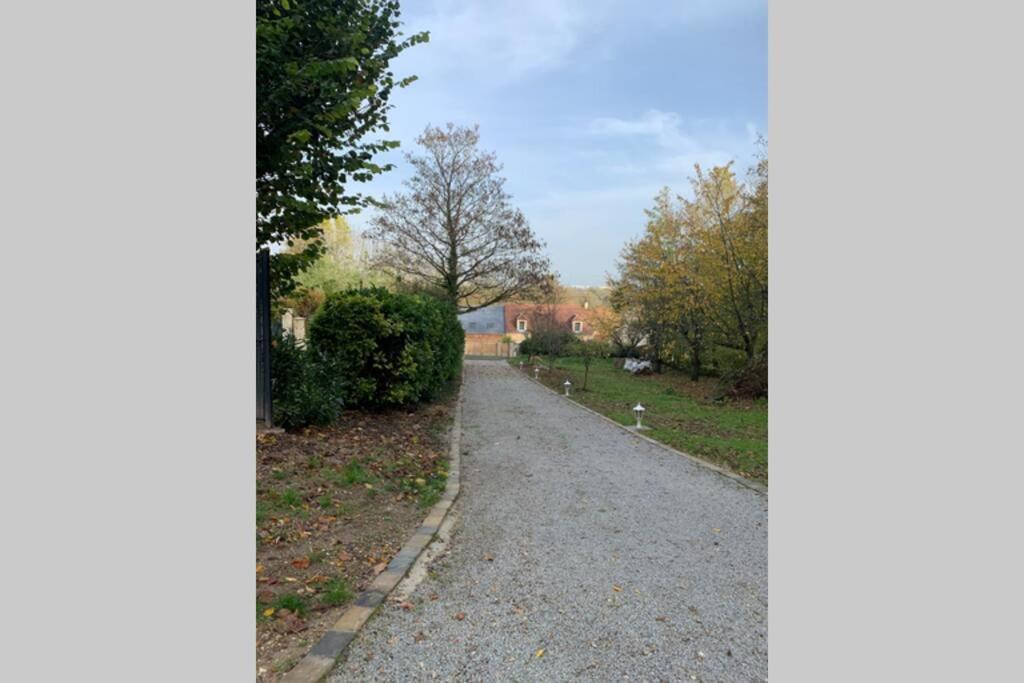 Le Lodge Des Villettes Jouy-le-Moutier Exterior photo